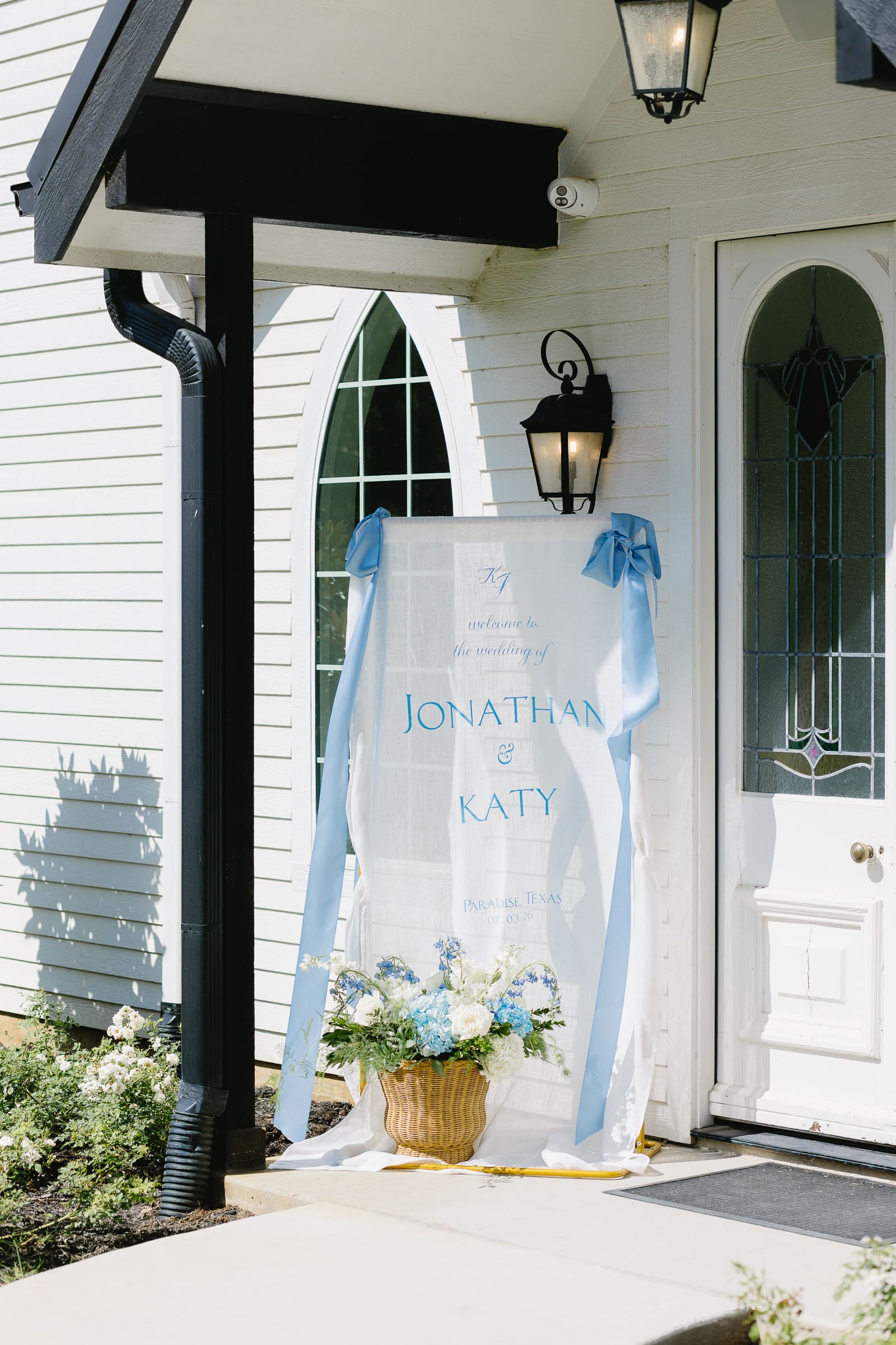 The Barn at Paradise Place chapel before a summer wedding ceremony